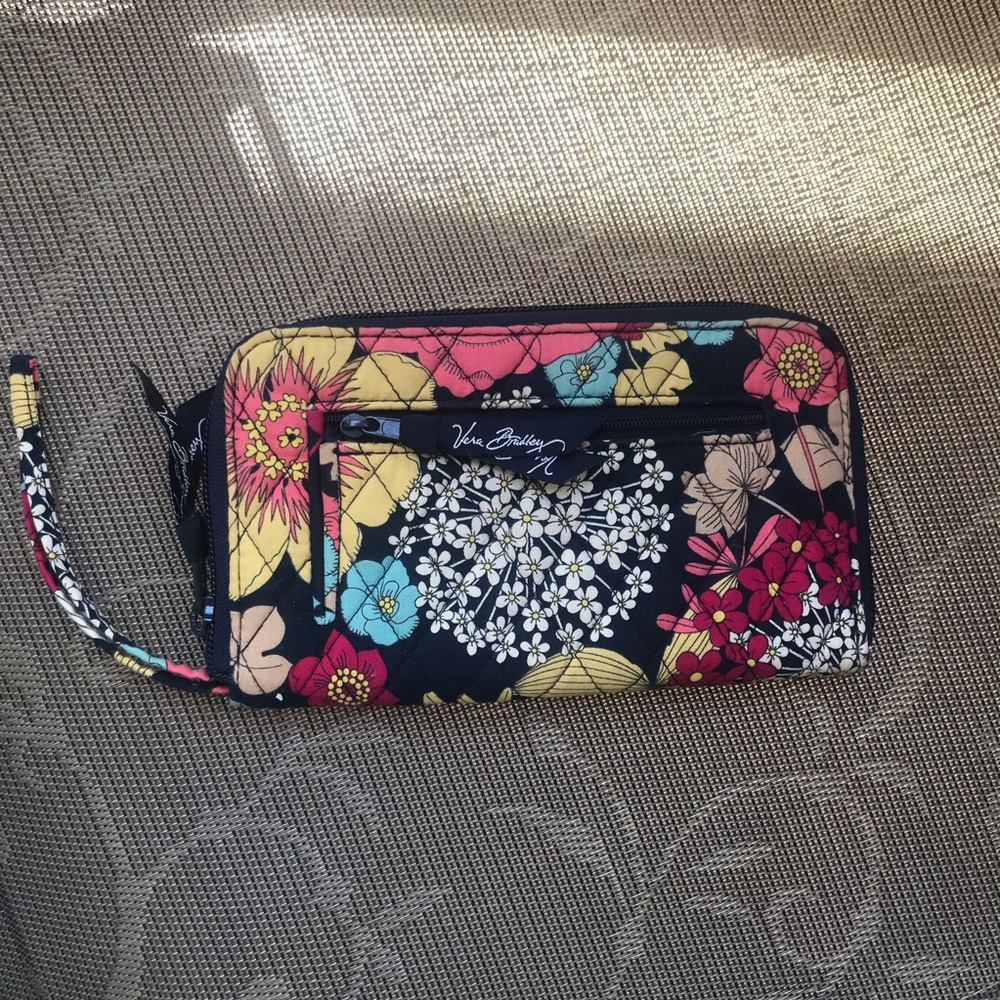 Vera Bradley zip wristlet wallet floral
